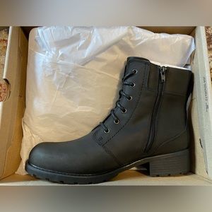 Size 10 women's Clark's boots